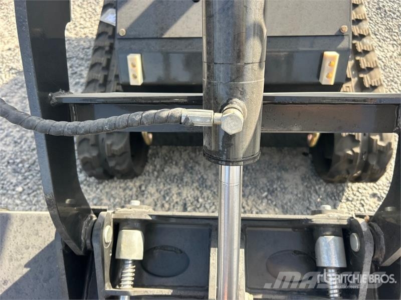  BisonTek BT310 Mini Compact Track Loader (Unused) لوادر انزلاقية التوجيه
