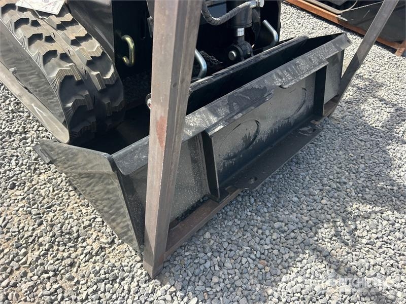 BisonTek BT310 Mini Compact Track Loader (Unused) Мини товарачи