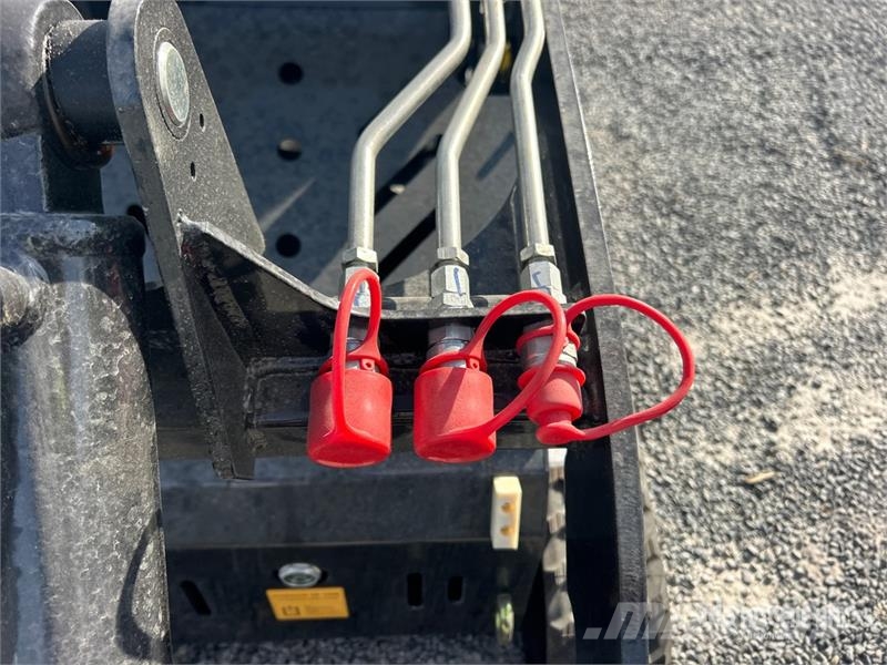  BisonTek BT310 Mini Compact Track Loader (Unused) لوادر انزلاقية التوجيه