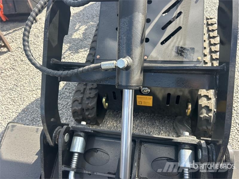  BisonTek BT310 Mini Compact Track Loader (Unused) لوادر انزلاقية التوجيه