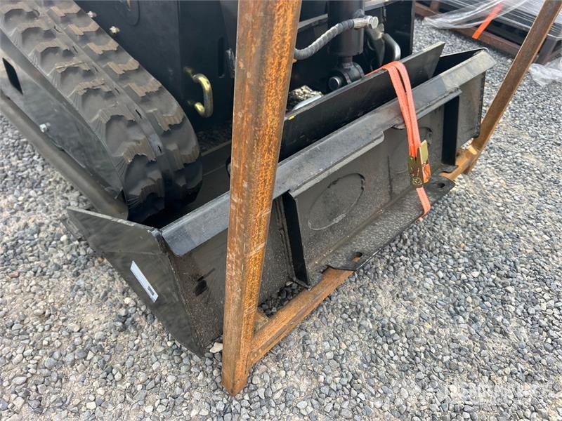  BisonTek BT310 Mini Compact Track Loader (Unused) Kompaktlader