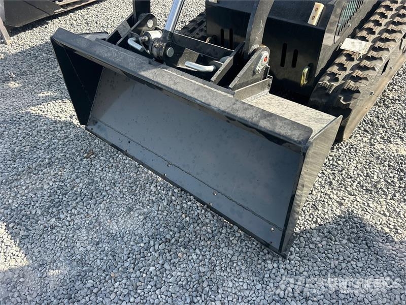  BisonTek BT310 Mini Compact Track Loader (Unused) لوادر انزلاقية التوجيه