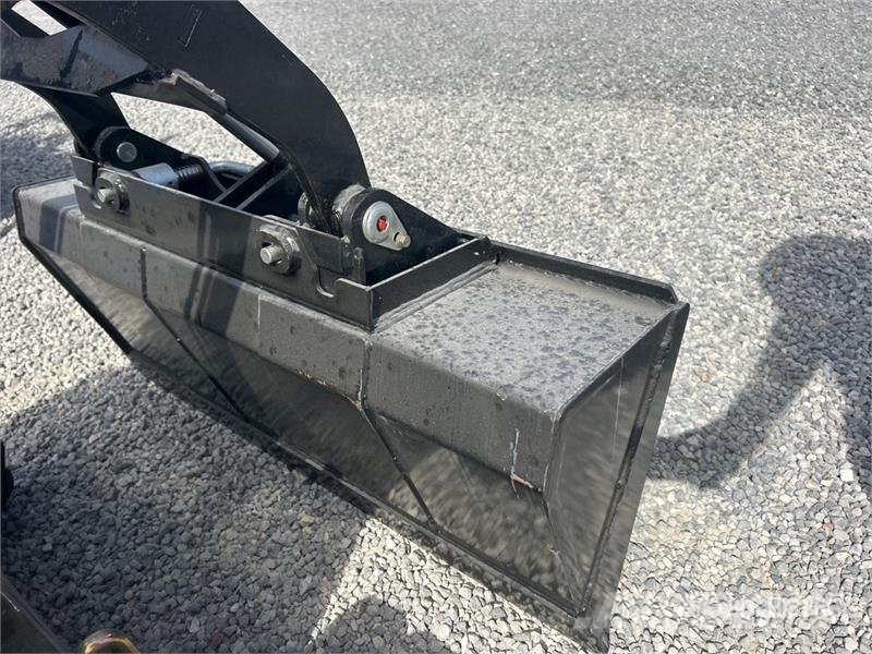 BisonTek BT310 Mini Compact Track Loader (Unused) Мини товарачи