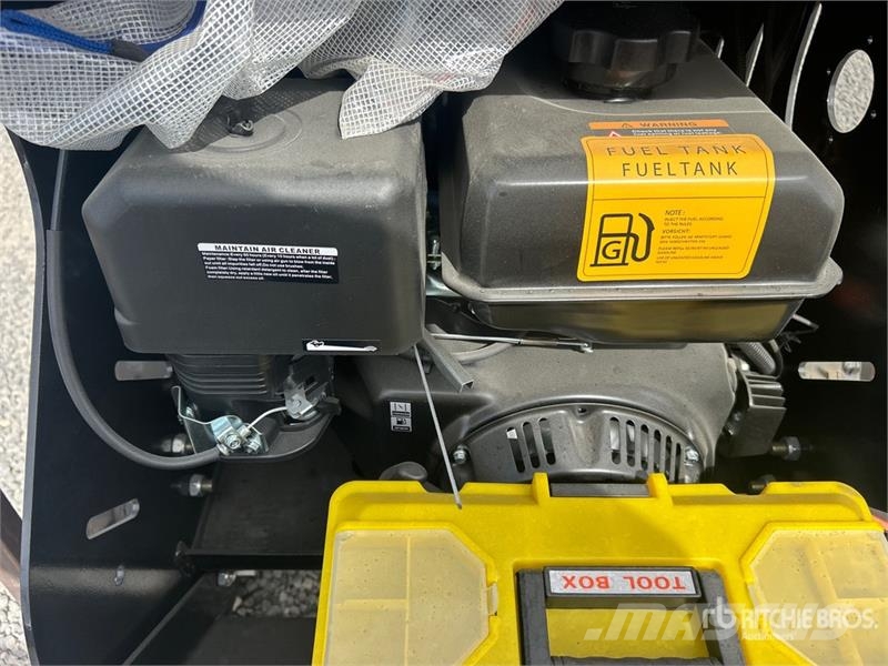 BisonTek BT310 Mini Compact Track Loader (Unused) Мини товарачи