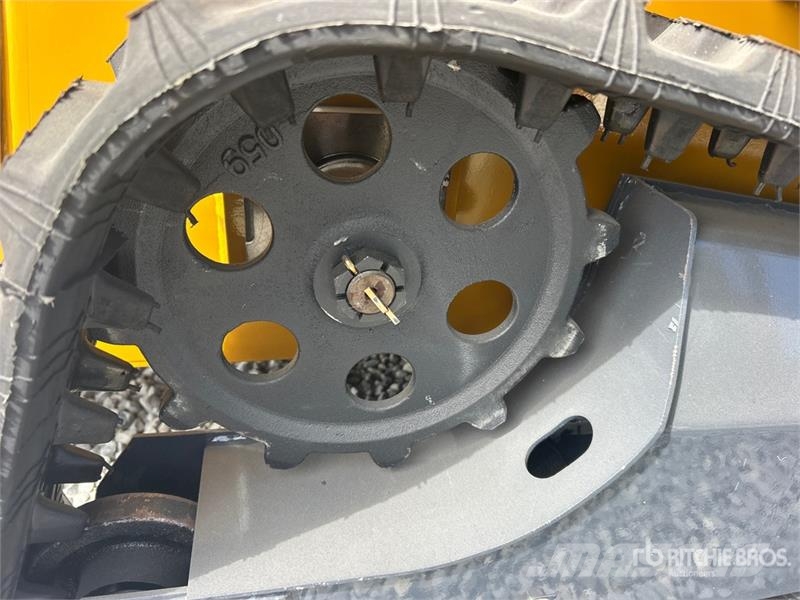BisonTek BT360 Mini Compact Track Loader (Unused) Мини товарачи