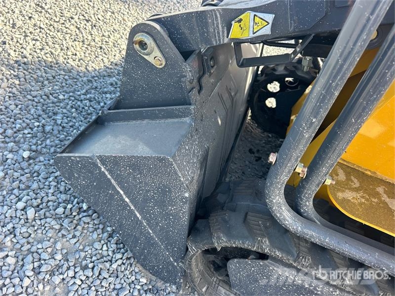 BisonTek BT360 Mini Compact Track Loader (Unused) Мини товарачи