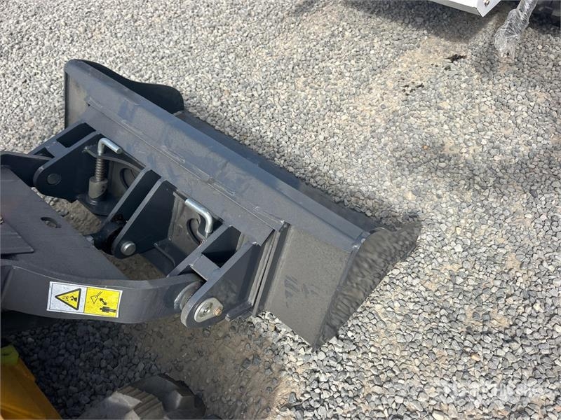BisonTek BT360 Mini Compact Track Loader (Unused) Мини товарачи