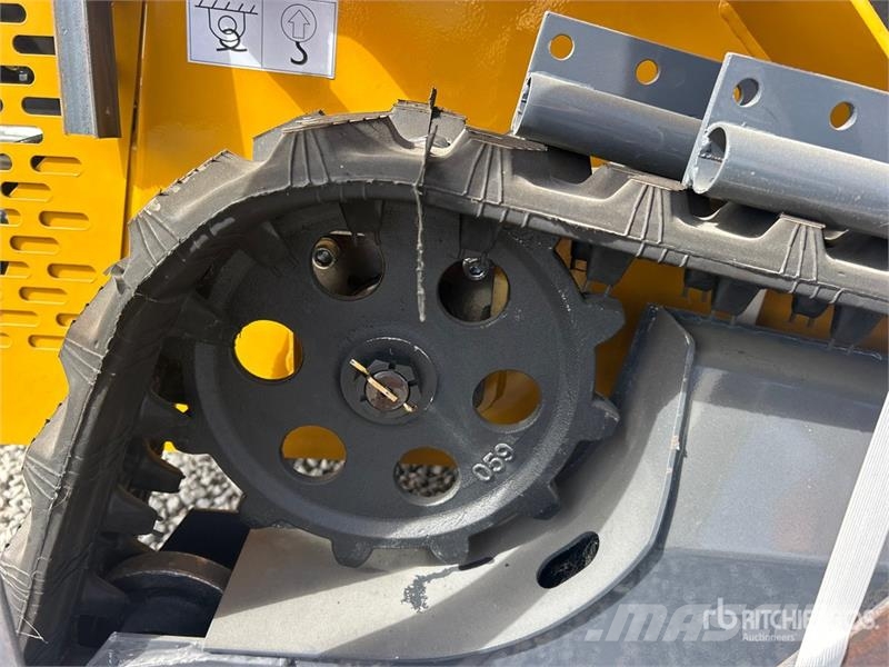 BisonTek BT360 Mini Compact Track Loader (Unused) Мини товарачи