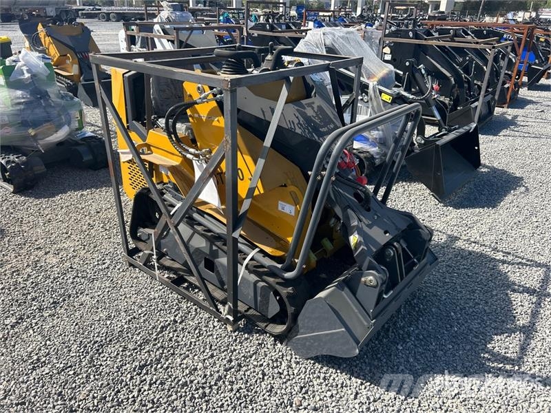 BisonTek BT360 Mini Compact Track Loader (Unused) Мини товарачи