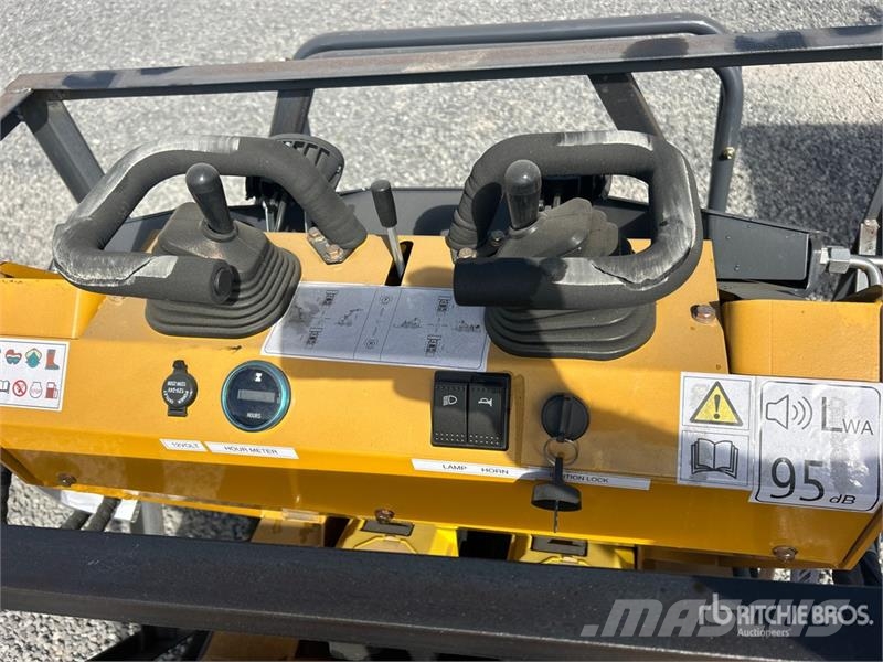 BisonTek BT360 Mini Compact Track Loader (Unused) Мини товарачи