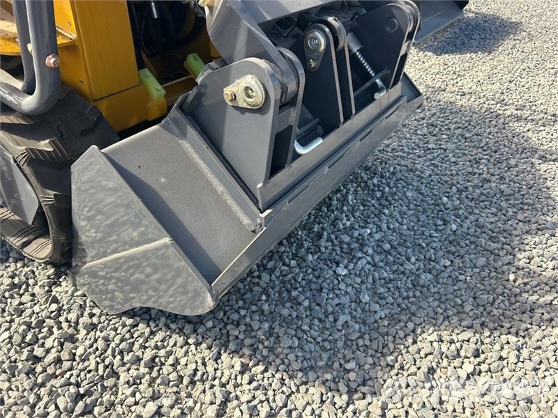 BisonTek BT360 Mini Compact Track Loader (Unused) Мини товарачи