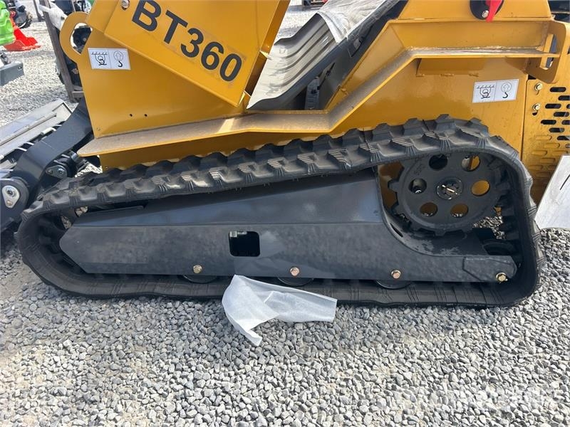 BisonTek BT360 Mini Compact Track Loader (Unused) Мини товарачи
