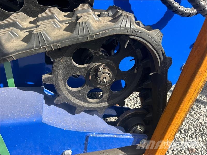 BisonTek BT380 Mini Compact Track Loader (Unused) Kompaktrakodók