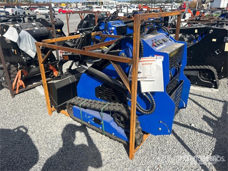 BisonTek BT380 Mini Compact Track Loader (Unused) Kompaktrakodók
