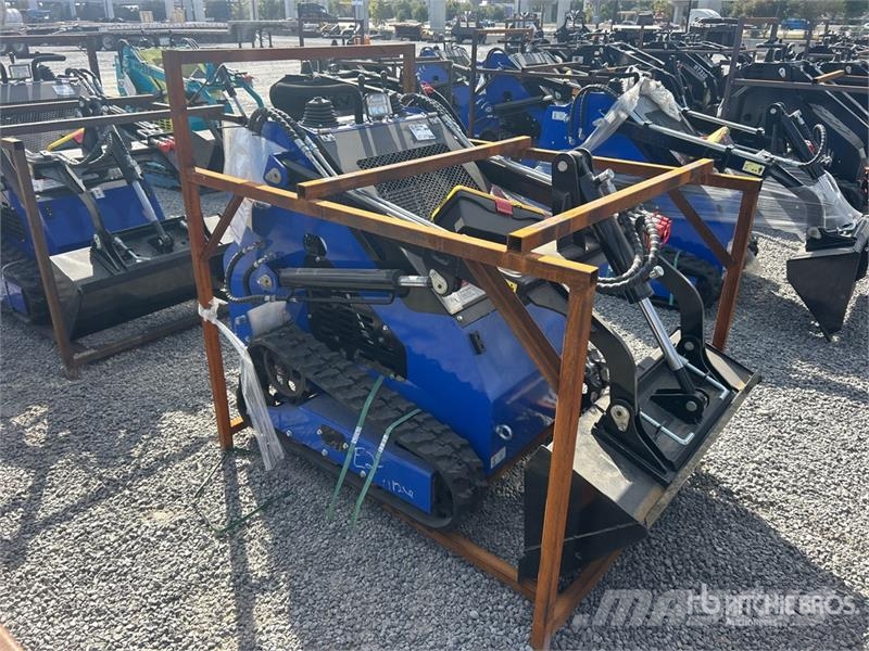  BisonTek BT380 Mini Compact Track Loader (Unused) لوادر انزلاقية التوجيه