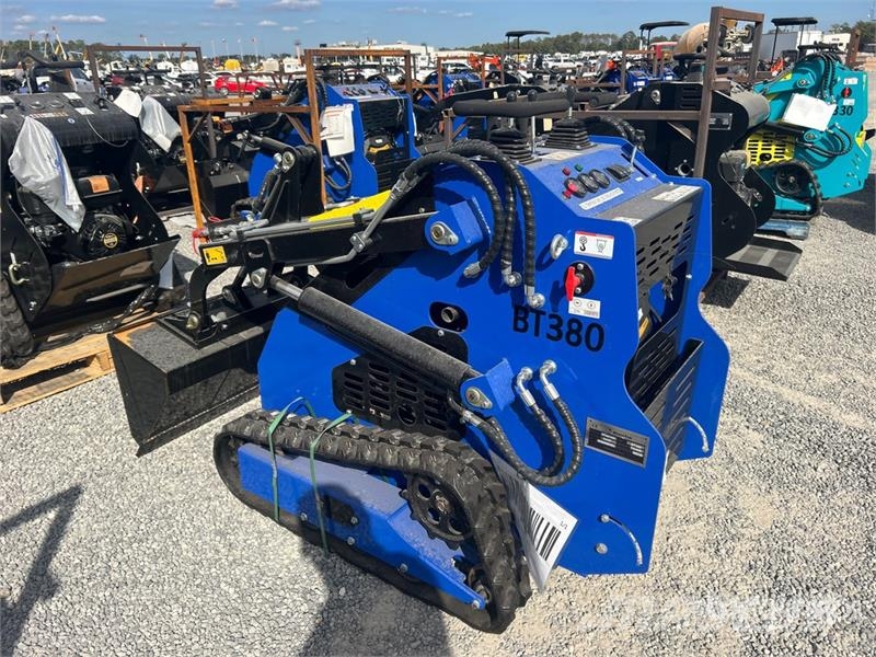 BisonTek BT380 Mini Compact Track Loader (Unused) لوادر انزلاقية التوجيه