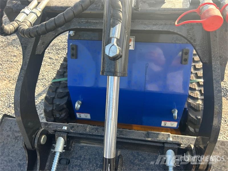 BisonTek BT380 Mini Compact Track Loader (Unused) Kompaktlaadurid