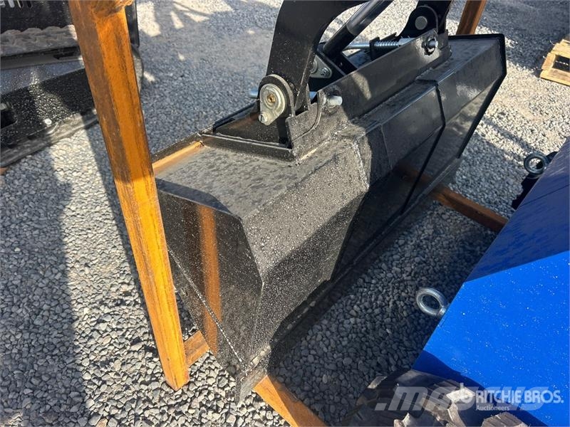 BisonTek BT380 Mini Compact Track Loader (Unused) Kompaktlaadurid