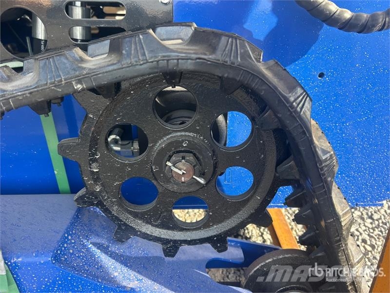 BisonTek BT380 Mini Compact Track Loader (Unused) Kompaktlaadurid