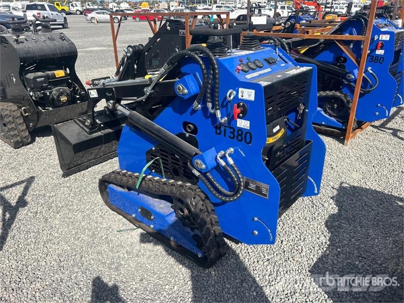 BisonTek BT380 Mini Compact Track Loader (Unused) Kompaktrakodók