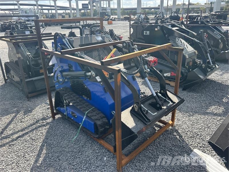 BisonTek BT380 Mini Compact Track Loader (Unused) Kompaktrakodók
