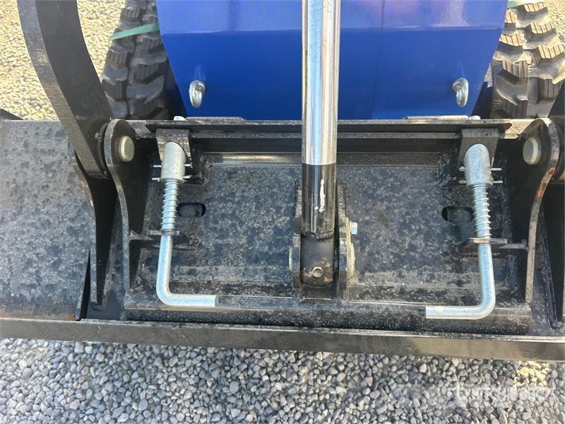 BisonTek BT380 Mini Compact Track Loader (Unused) Kompaktlaadurid