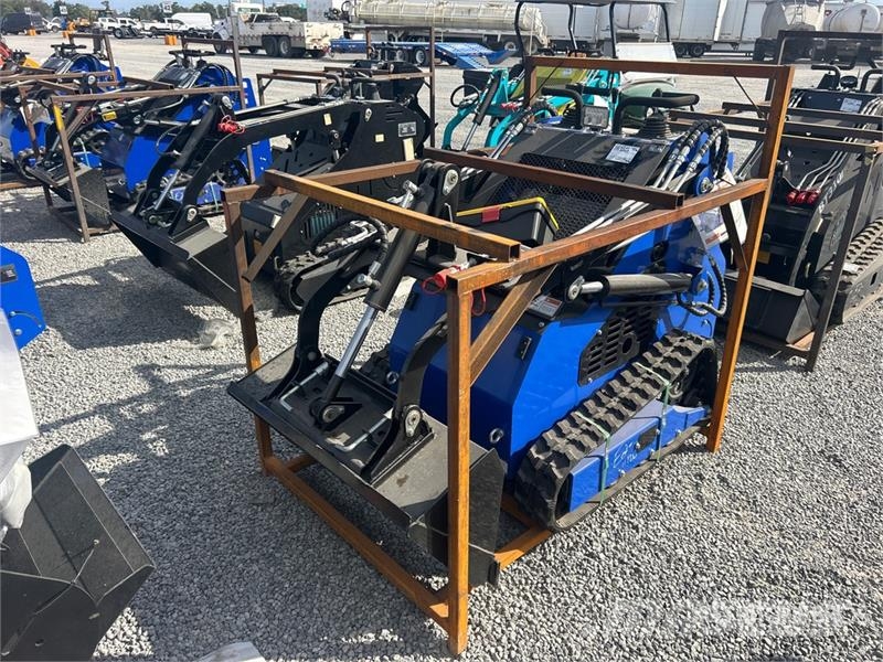 BisonTek BT380 Mini Compact Track Loader (Unused) Kompaktrakodók