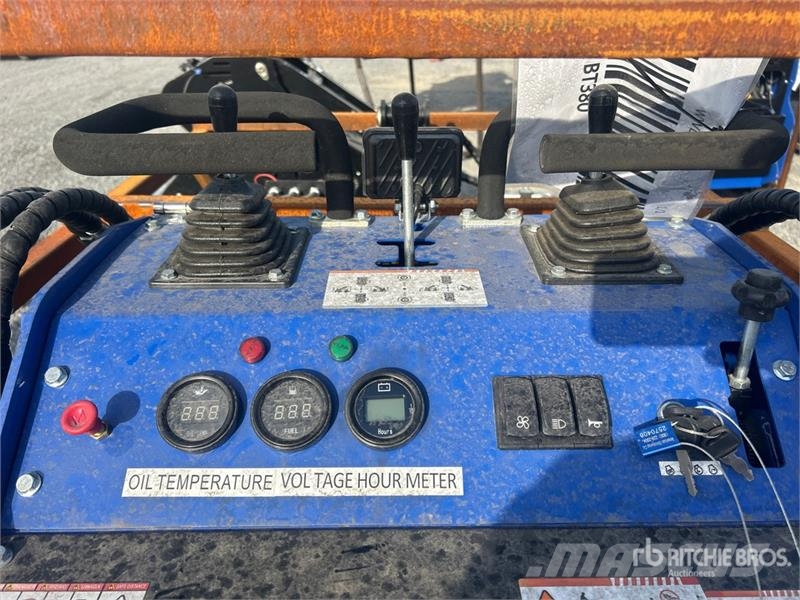 BisonTek BT380 Mini Compact Track Loader (Unused) Kompaktlaadurid