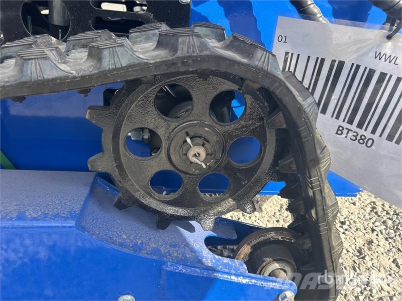  BisonTek BT380 Mini Compact Track Loader (Unused) لوادر انزلاقية التوجيه