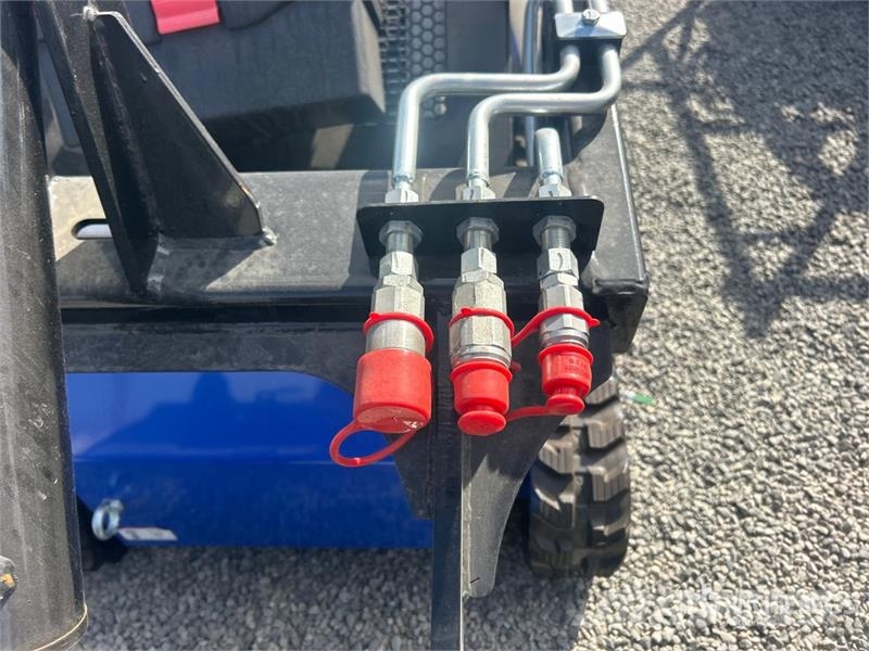 BisonTek BT380 Mini Compact Track Loader (Unused) Kompaktrakodók