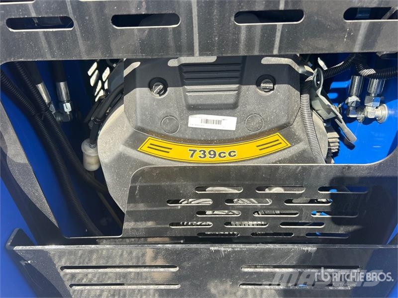  BisonTek BT380 Mini Compact Track Loader (Unused) لوادر انزلاقية التوجيه