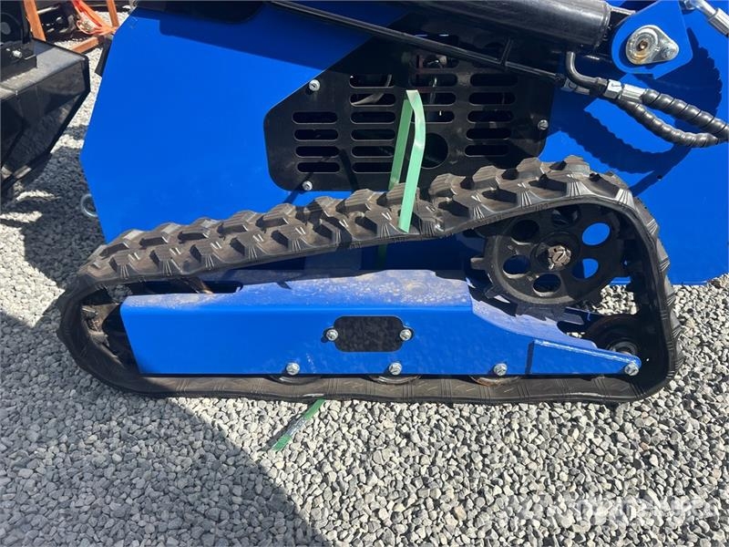 BisonTek BT380 Mini Compact Track Loader (Unused) Kompaktrakodók