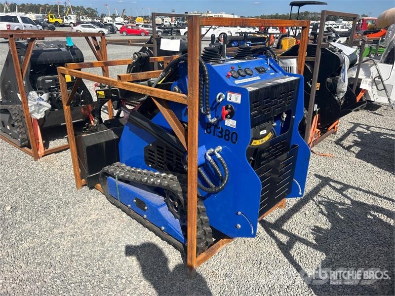  BisonTek BT380 Mini Compact Track Loader (Unused) لوادر انزلاقية التوجيه