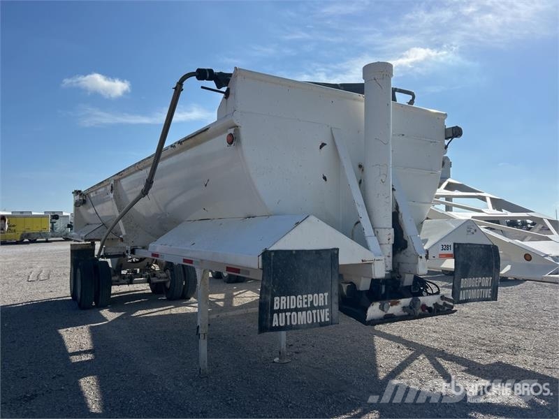 Blacksmith 32 ft T/A Frameless End Dump Trailer Самоскиди