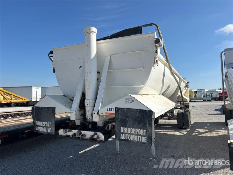 Blacksmith 32 ft T/A Frameless End Dump Trailer Самоскиди