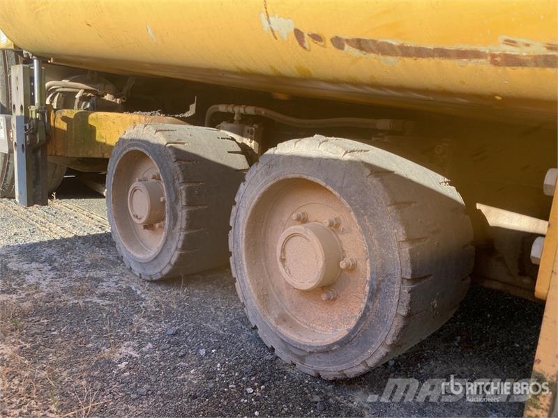 Blaw-Knox PF6160 Wheel Asphalt Paver Asfalta klājēji