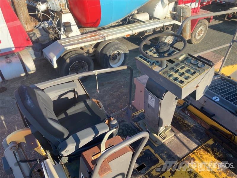 Blaw-Knox PF6160 Wheel Asphalt Paver Asfalta klājēji