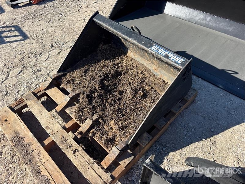 Blue Diamond 108015-25 36 in General Purpose Mini Skid Steer Bu Cucharones