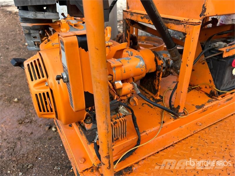 BMA-100 S/A Asphalt Joint Filler Tilbehør til asfaltmaskiner