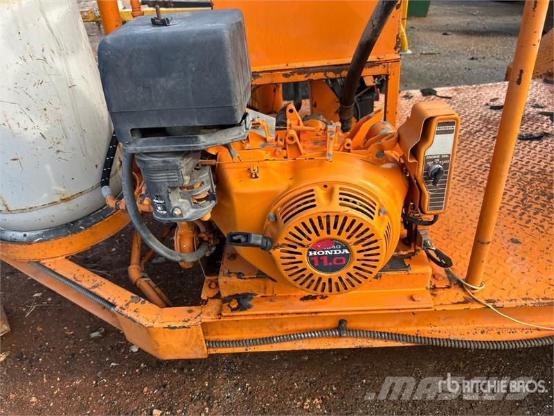 BMA-100 S/A Asphalt Joint Filler Tilbehør til asfaltmaskiner