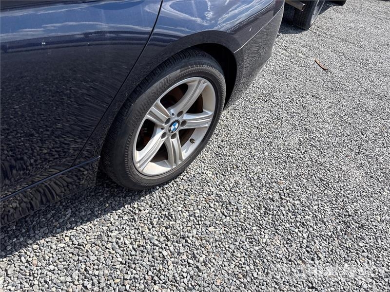 BMW 3 Series 320I Automobile (Inoperable) Avtomobili