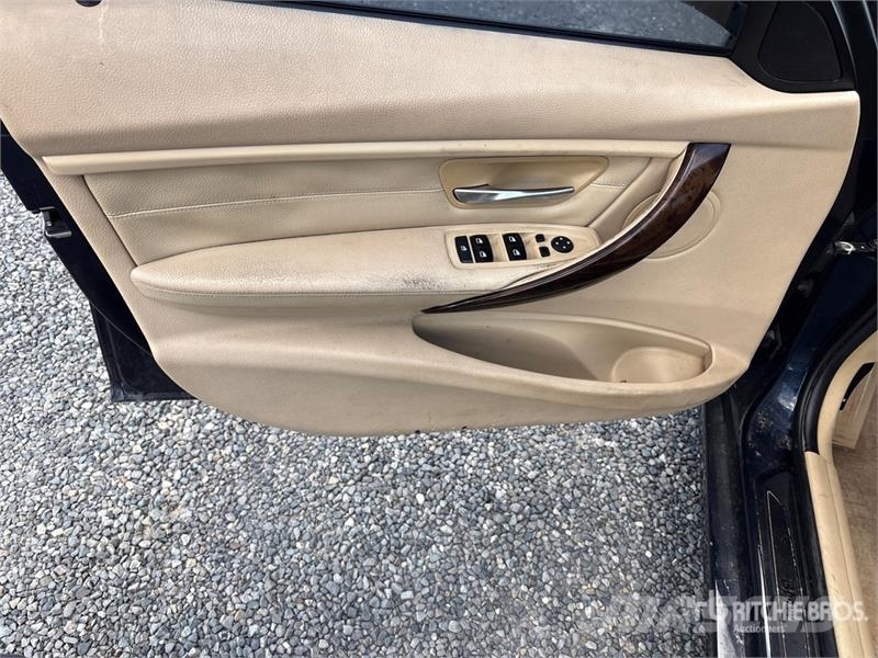 BMW 3 Series 320I Automobile (Inoperable) Avtomobili