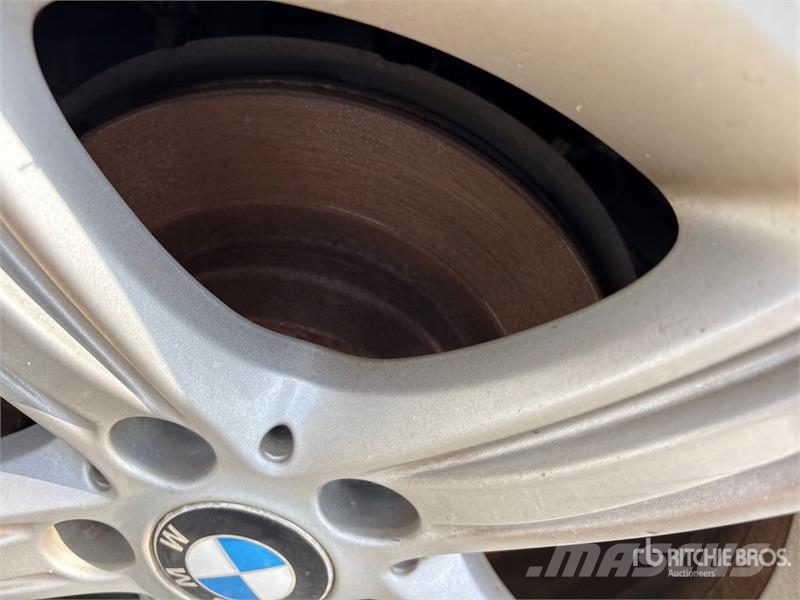 BMW 3 Series 320I Automobile (Inoperable) Avtomobili