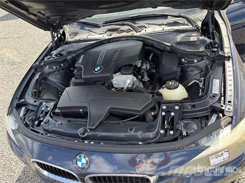 BMW 3 Series 320I Automobile (Inoperable) Avtomobili
