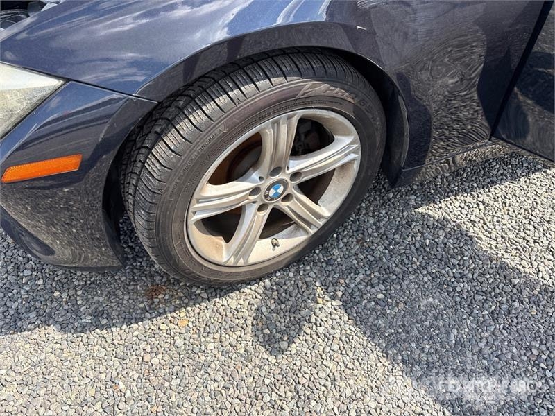 BMW 3 Series 320I Automobile (Inoperable) Avtomobili