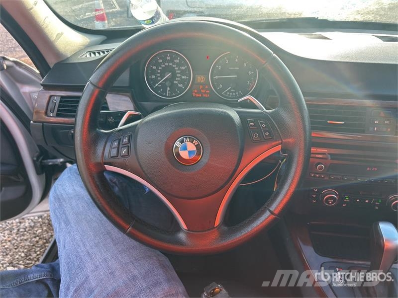 BMW 3 Series 328i Automobile Otomobiller