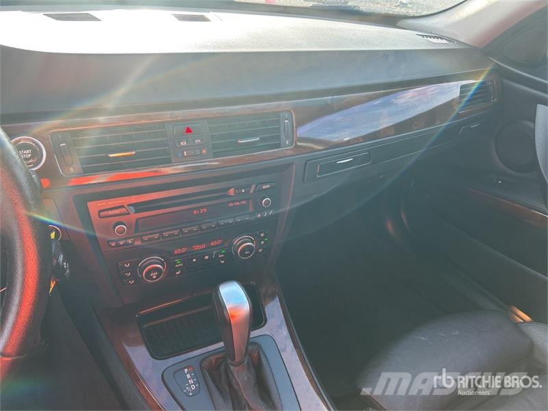 BMW 3 Series 328i Automobile Otomobiller