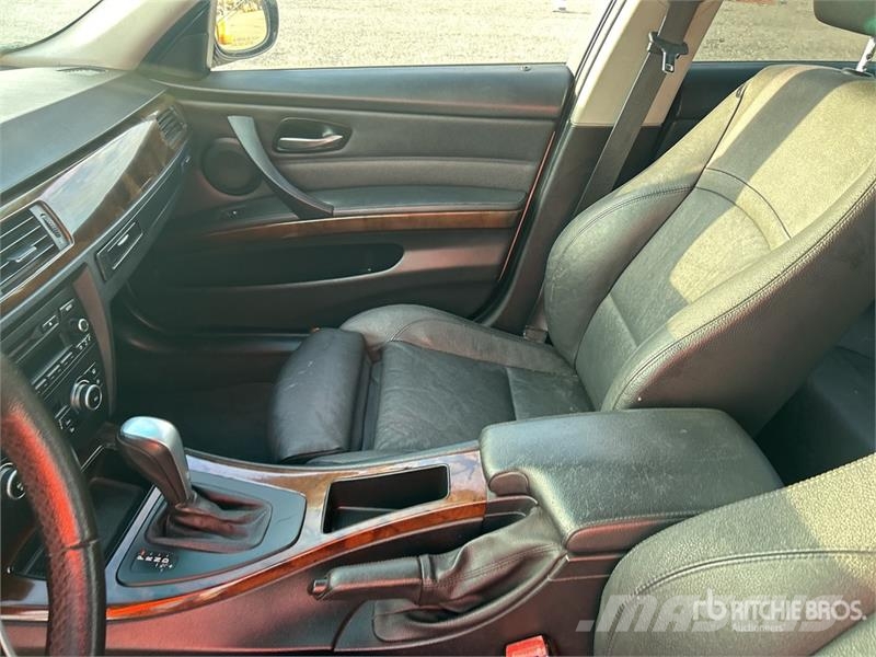 BMW 3 Series 328i Automobile Otomobiller
