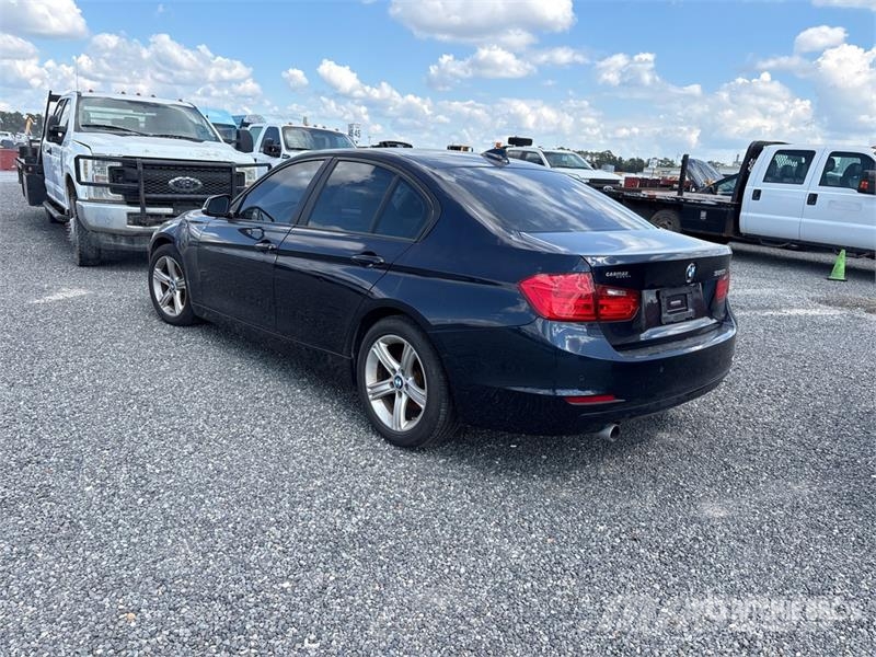 BMW 320i Automobile (Inoperable) Автомобілі