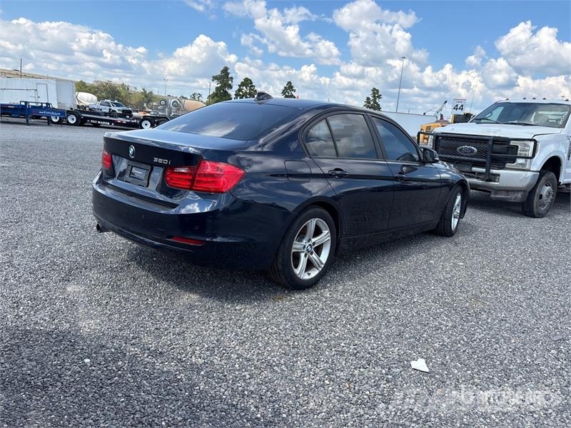 BMW 320i Automobile (Inoperable) Автомобілі